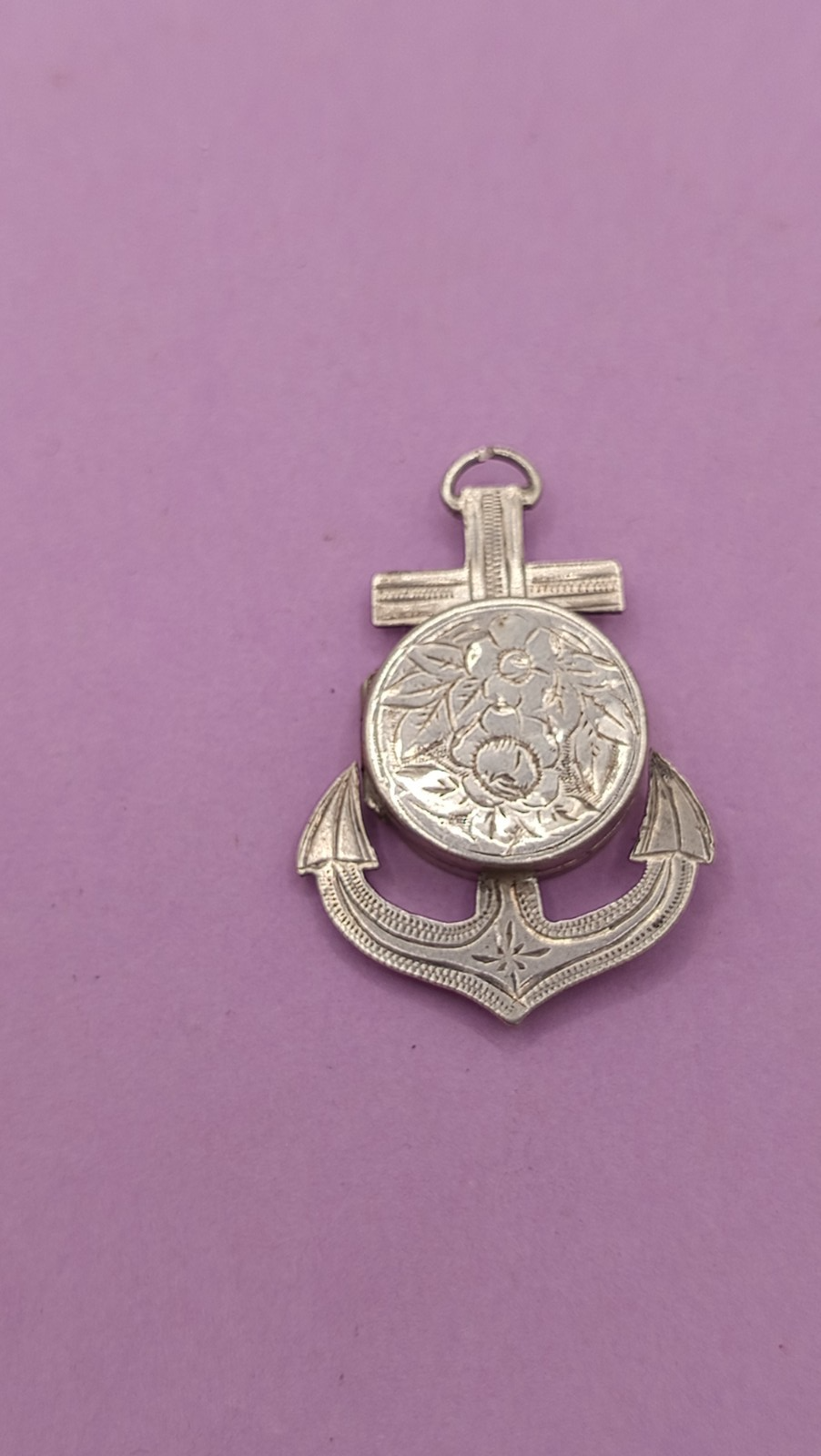 NO TARIFFS Vintage Engraved Anchor Hope Locket Pendant