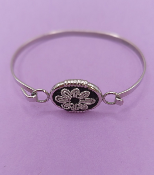 NO TARIFF Vintage Sami Bracelet Handmade Scandinavia Norway Pewter Leather