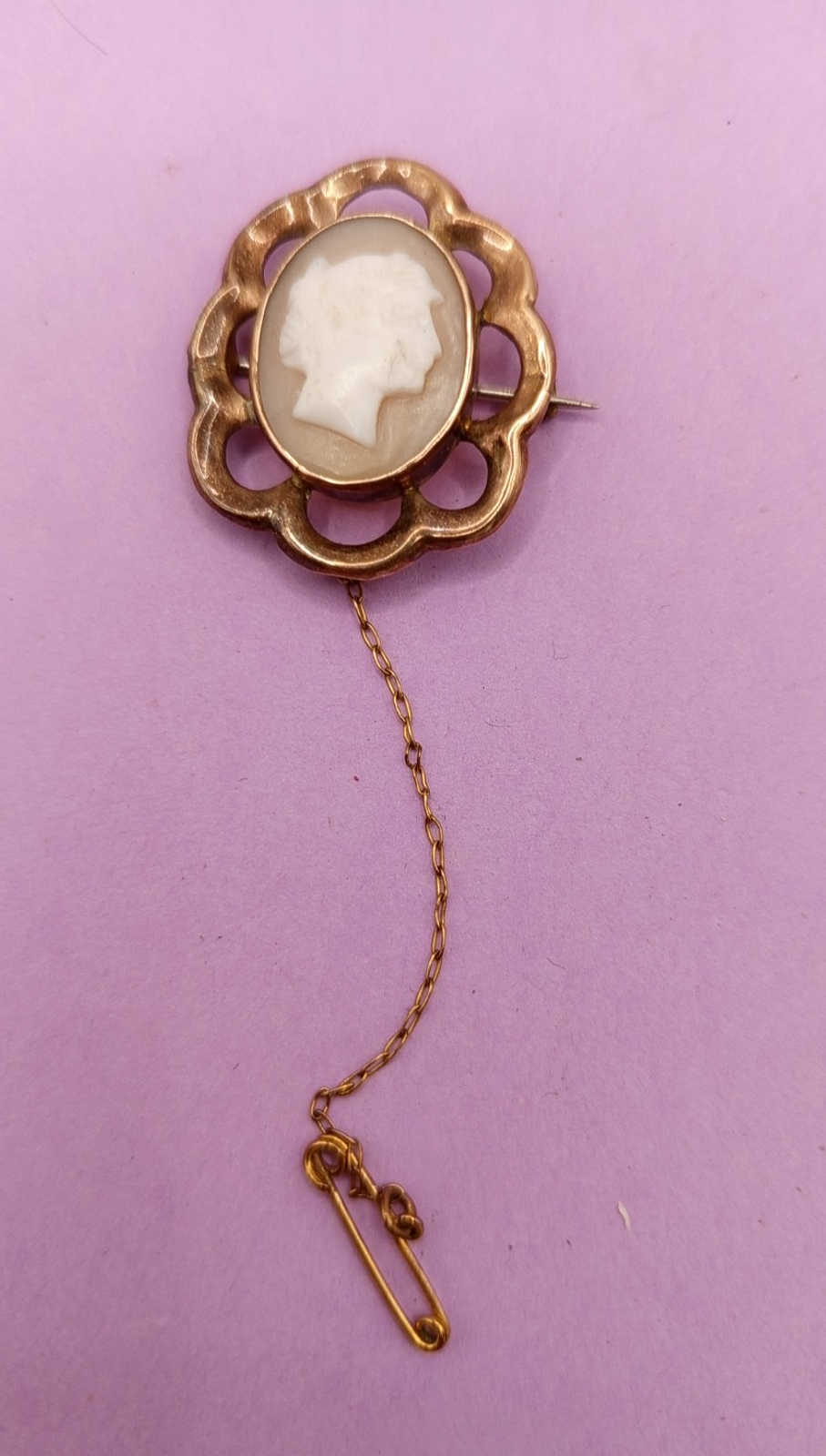 NO TARIFFS Antique 9K Gold Cameo Brooch w/ Security Chain Victorian